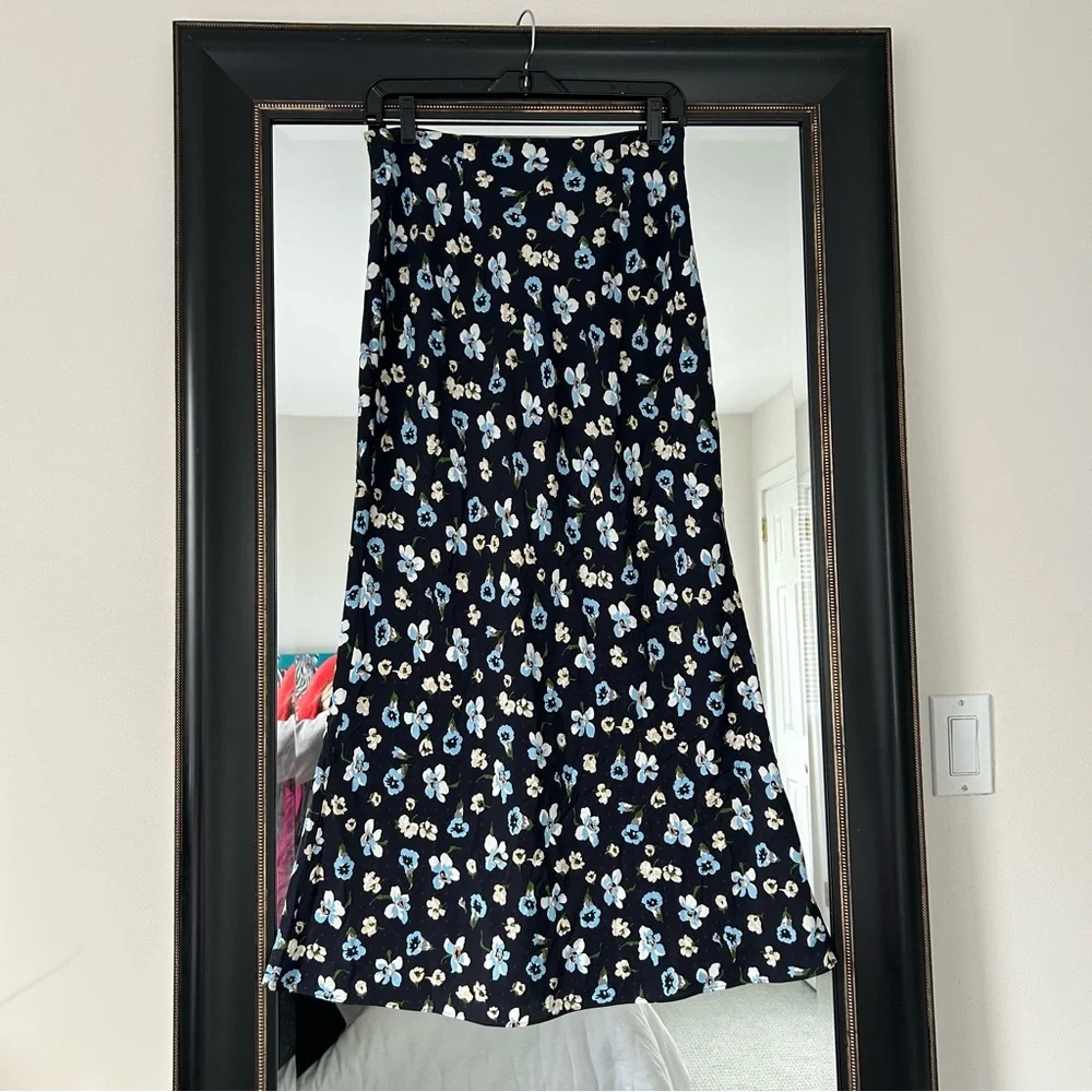 Veronica Beard Blue Floral A-Line Maxi Skirt - Picture 2 of 6
